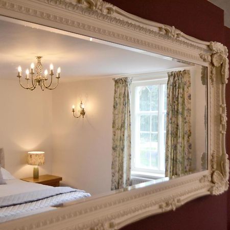 The Nags Head Hotell Montgomery Exteriör bild