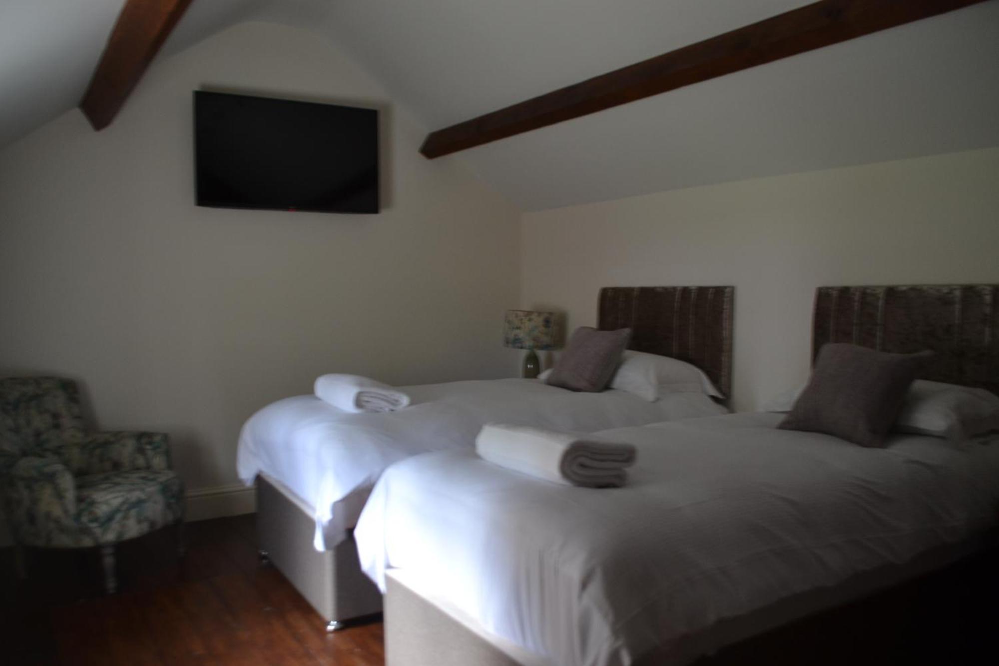 The Nags Head Hotell Montgomery Exteriör bild