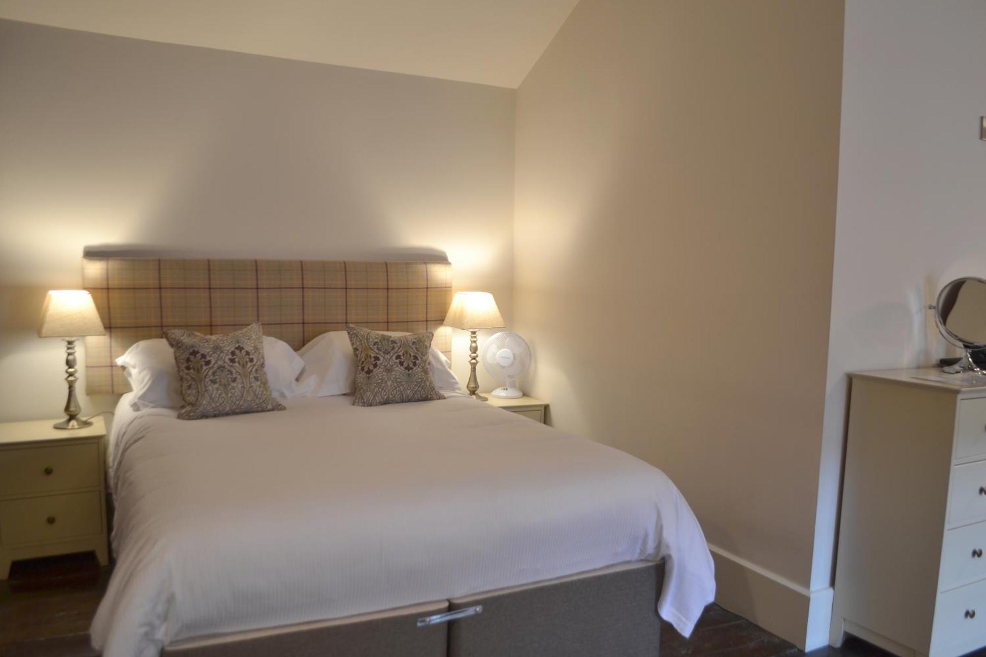 The Nags Head Hotell Montgomery Exteriör bild