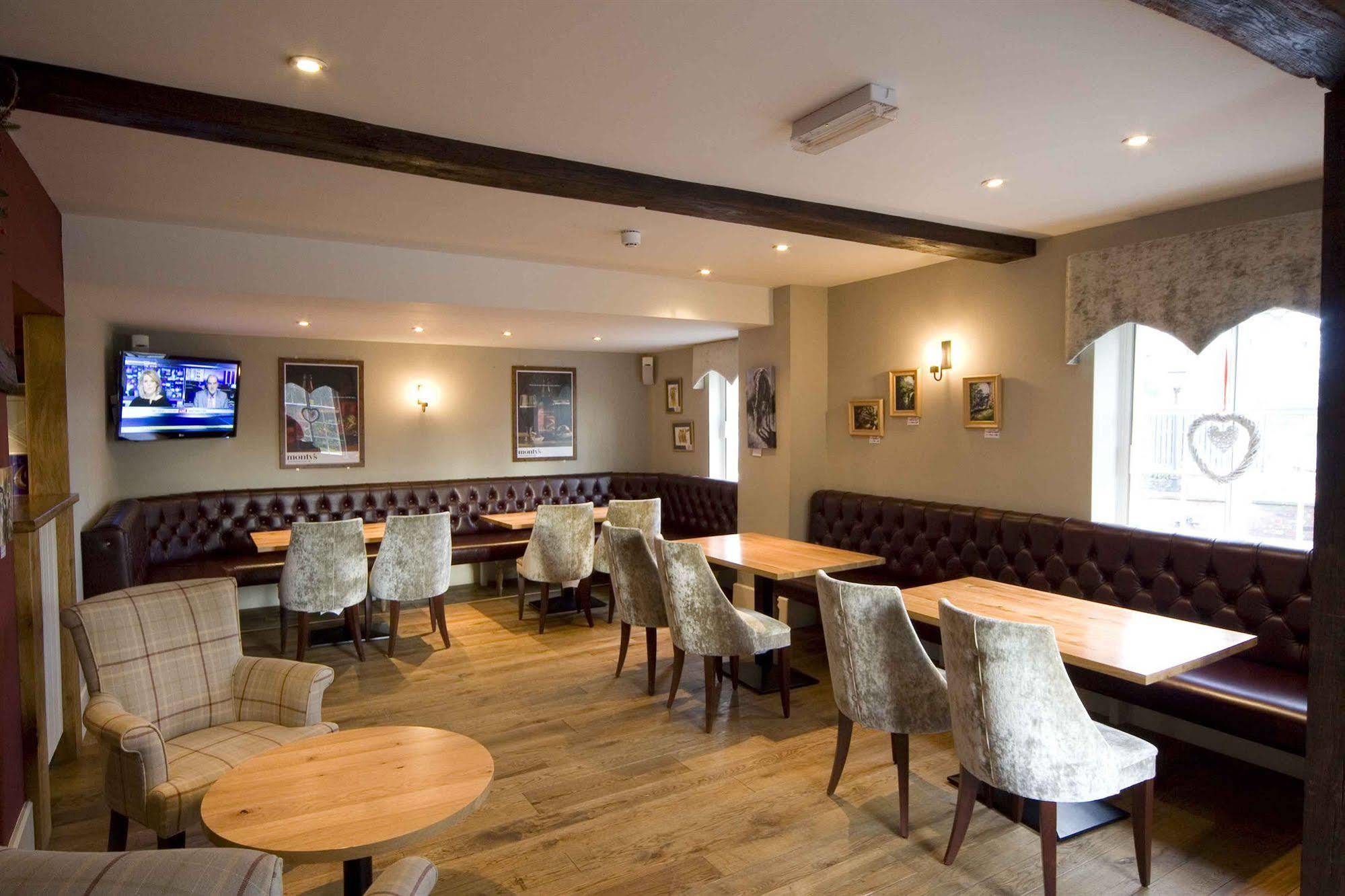 The Nags Head Hotell Montgomery Exteriör bild