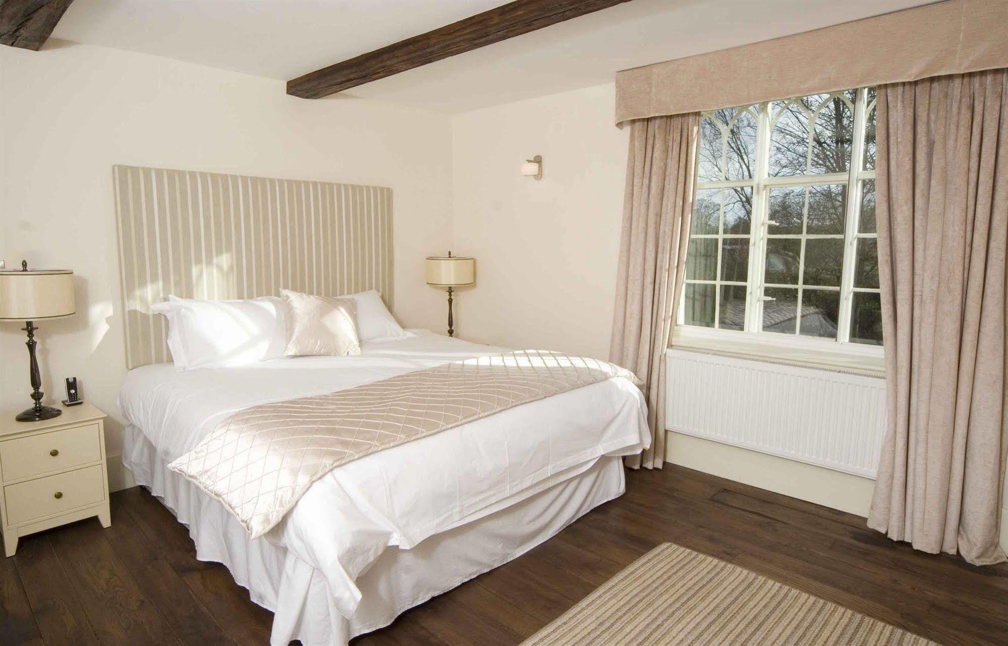 The Nags Head Hotell Montgomery Exteriör bild